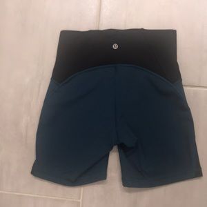 Lululemon size 6 bike shorts